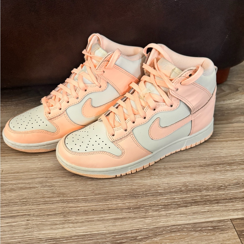 Women’s Nike Dunk High Crimson Tint